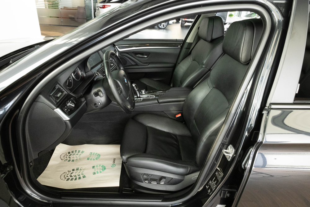 BMW 5-Series, 2011 год