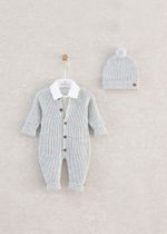 два комбинезона с шапкой