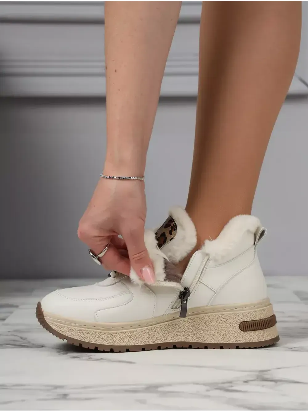 Кроссовки зимние