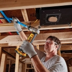 DeWalt DCE400D2-QW расширитель для пластиковых труб (2 x 2 Ач, ЗУ)