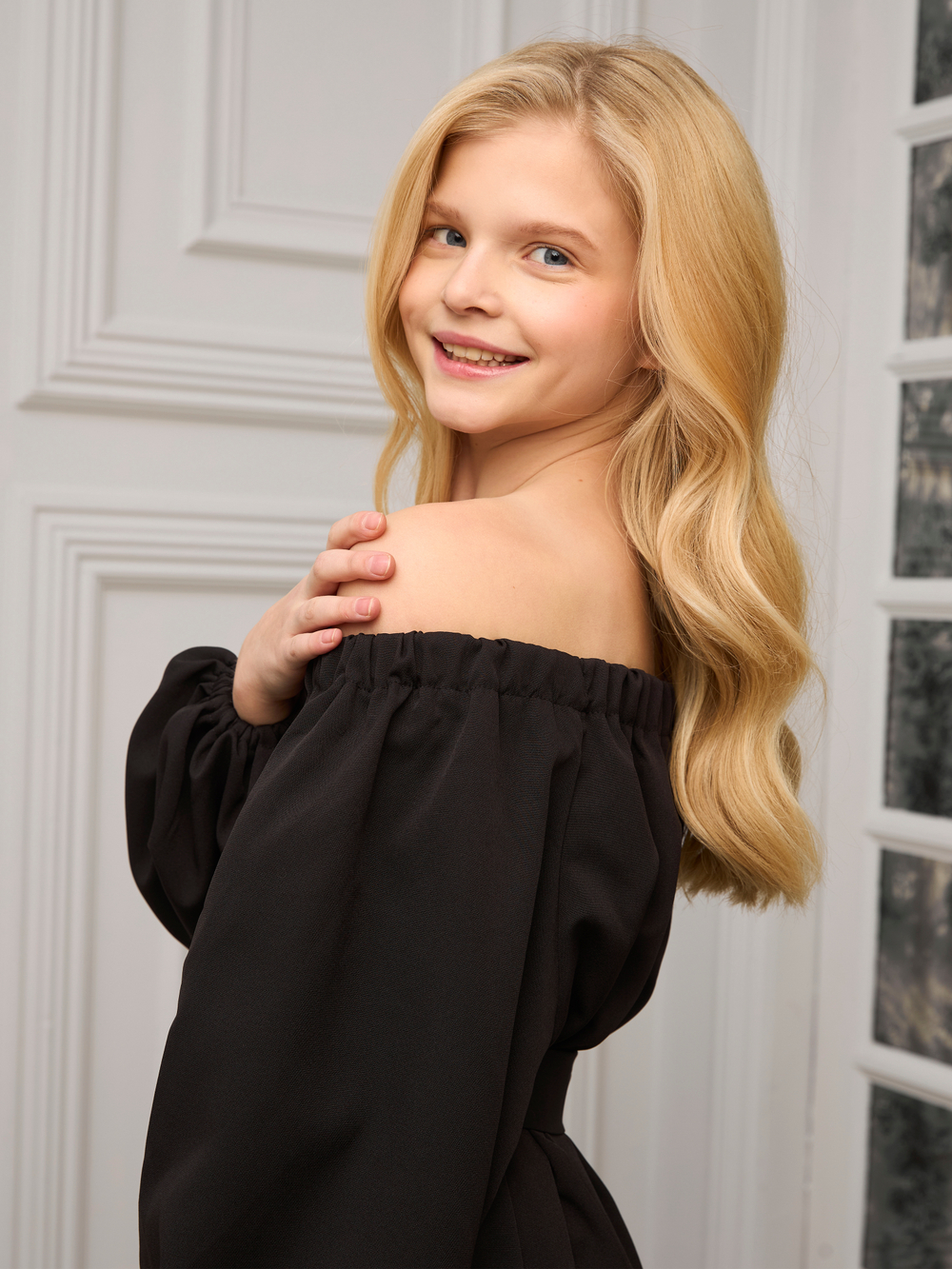 Платье нарядное для девочки чёрное