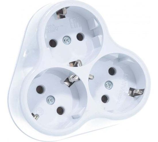 Сетевой разветвитель UNIVersal MAKEL3 гнезда   16А  з/к бел. тройник линейный