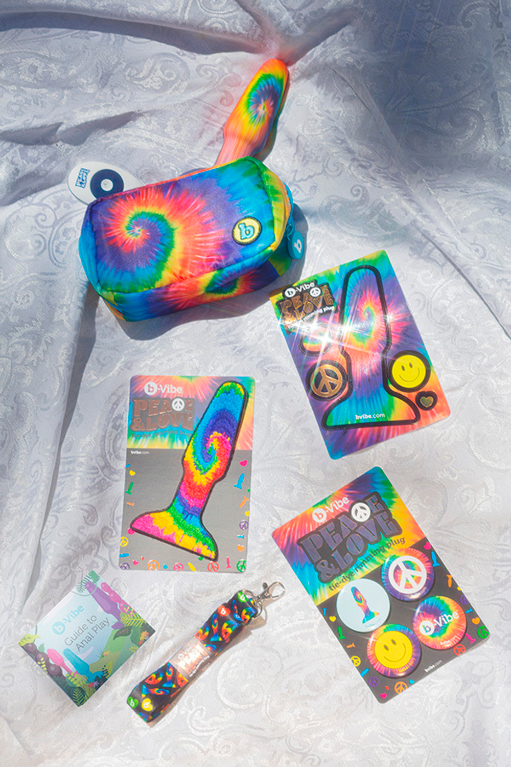 Анальная премиум-пробка с эффектом римминга 15см b-Vibe Peace & Love Tie-Dye BV-026