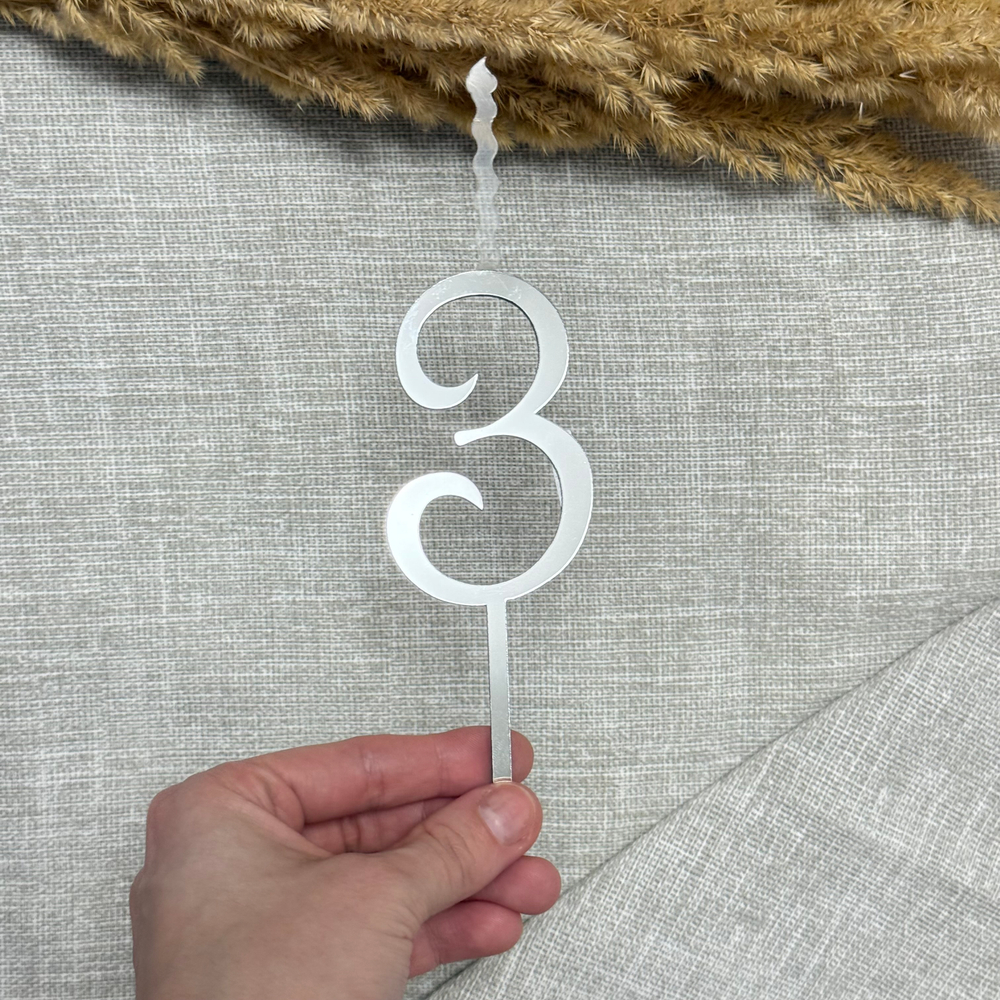 Свеча-топпер цифра «3» в серебряном цвете