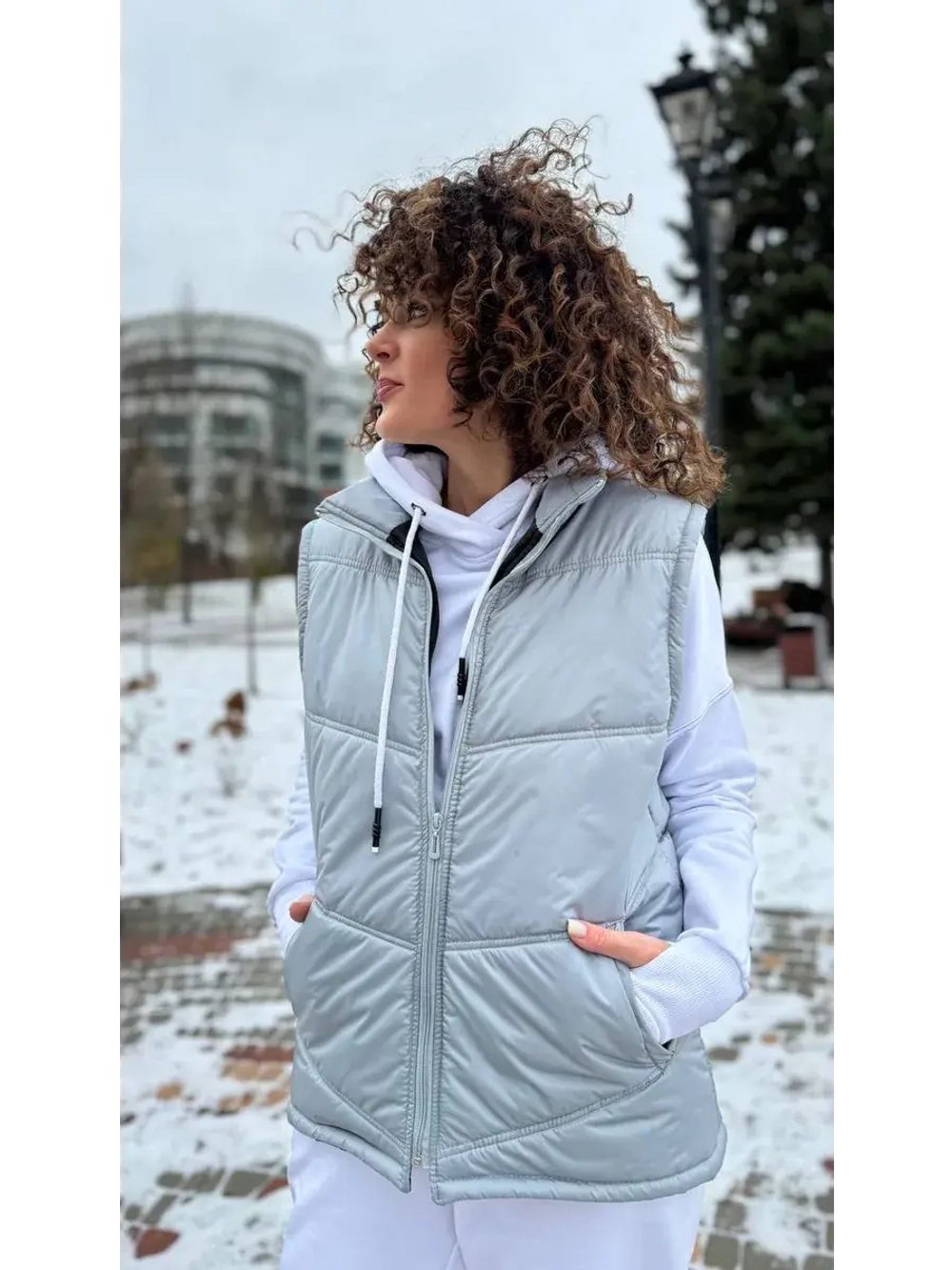 Жилет 2 утепленная Весна Серый лед