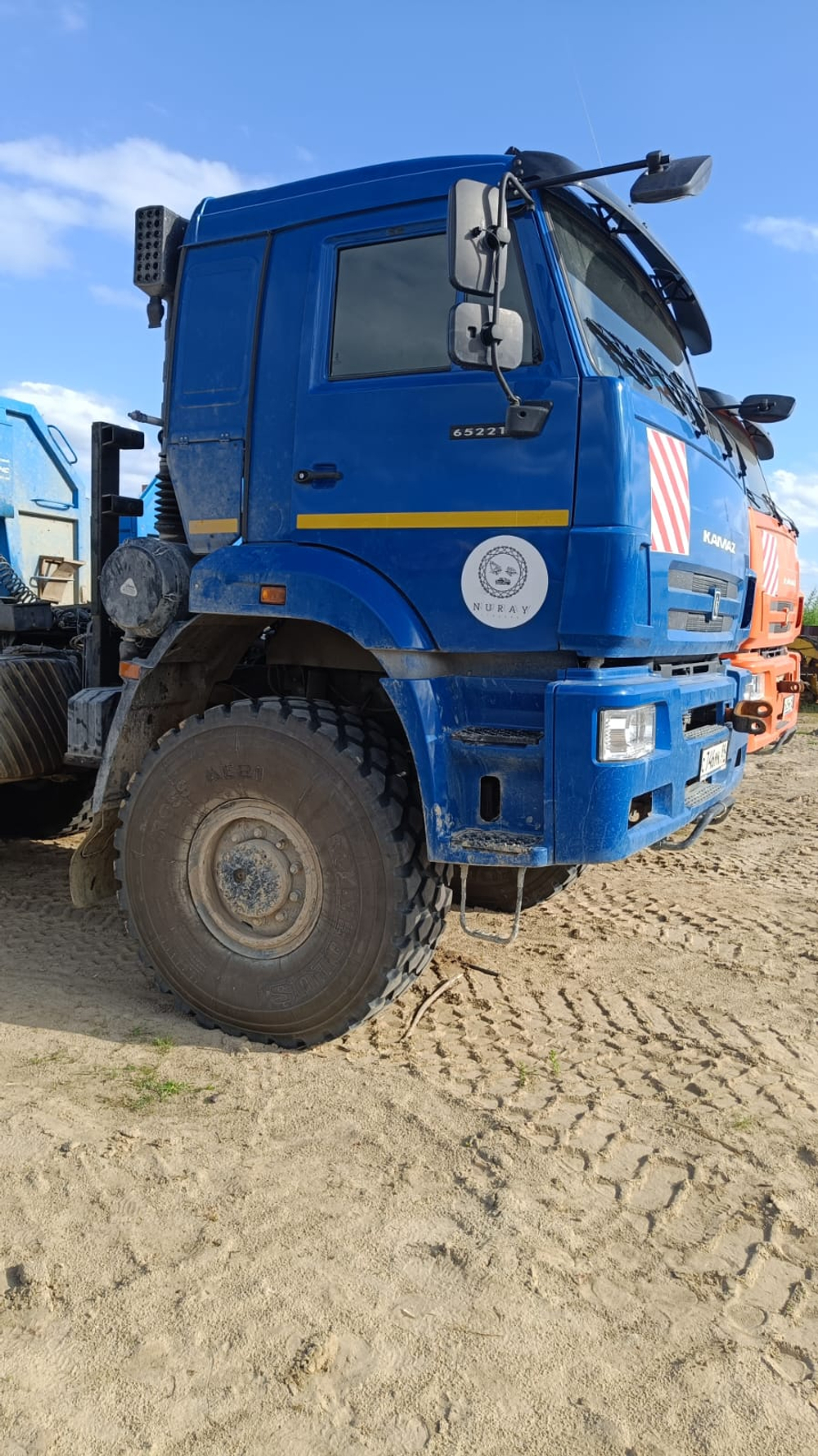 КамАЗ 65221 6x6 Седельный тягач 65221-53 (Дизельный, 11,8 л, 400 л.с., МТ)