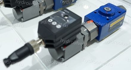 DREE6-1X/50MG24K24A1M - Пропорциональный редукционный клапан Ду6 со встроенным усилителем, сигнал A1 = 0-10В, давление регулировки до 50 бар, монтаж - на плиту