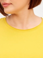 Футболка с баской оверсайз желтый