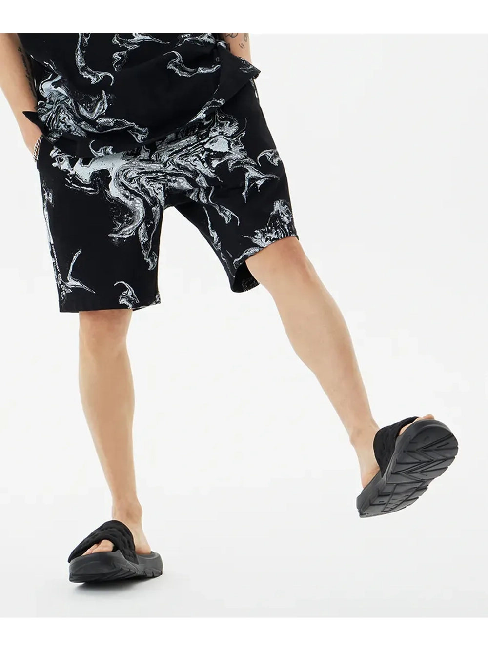 Шорты с принтом "мрамор"