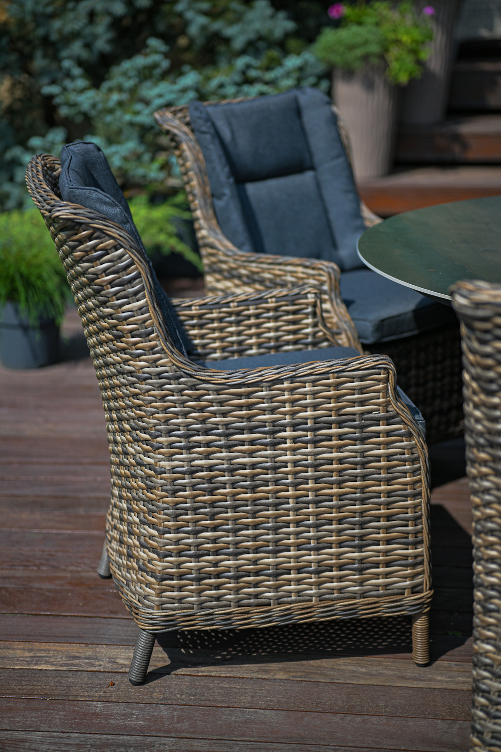 Кресло из искусственного ротанга БЕРГАМО бежево-коричневое