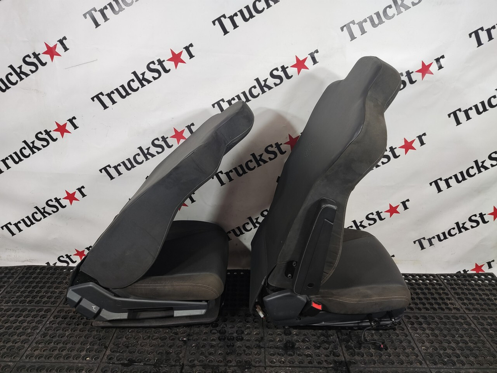 Комплект сидений пневматических 2023г