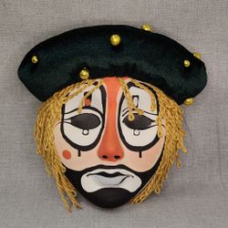 Интерьерная маска Клоун в бархатном берете