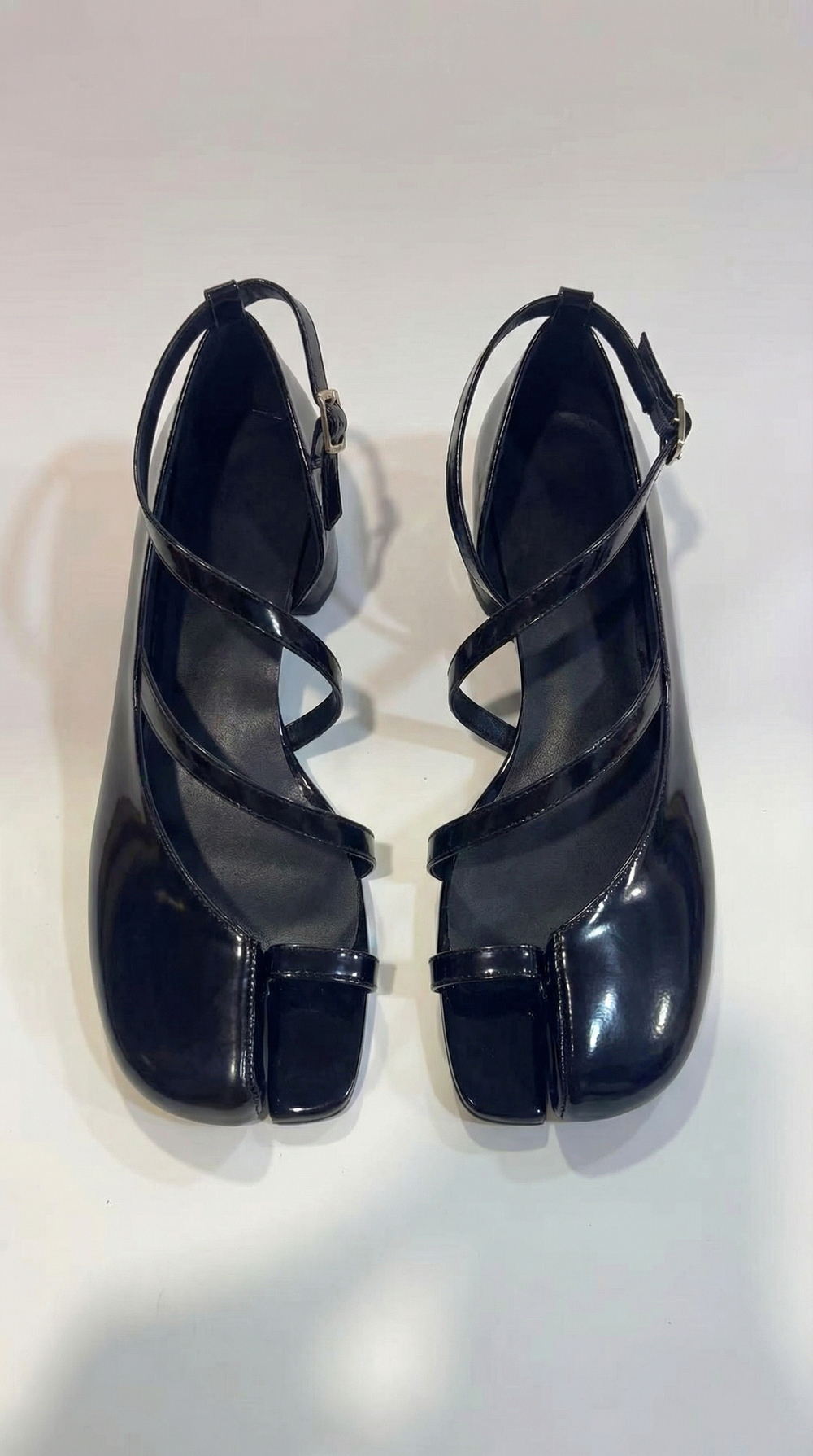 Сандалии таби EMMY