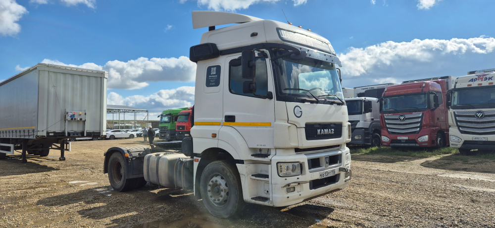 КамАЗ 5490 4x2 Седельный тягач 5490-S5 (Дизель/Газ, 12,0 л, 401 л.с., МТ)