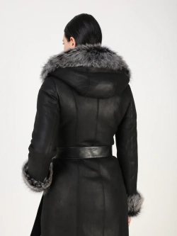 Дубленка зимняя натуральная с капюшоном длинная и теплая