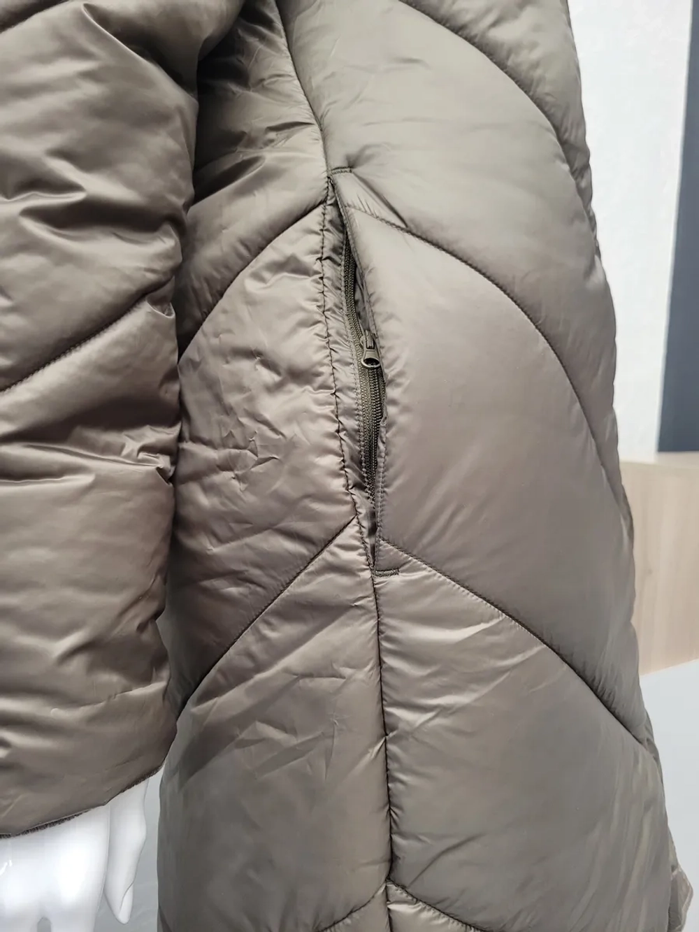 Пальто с капюшоном демисезонное