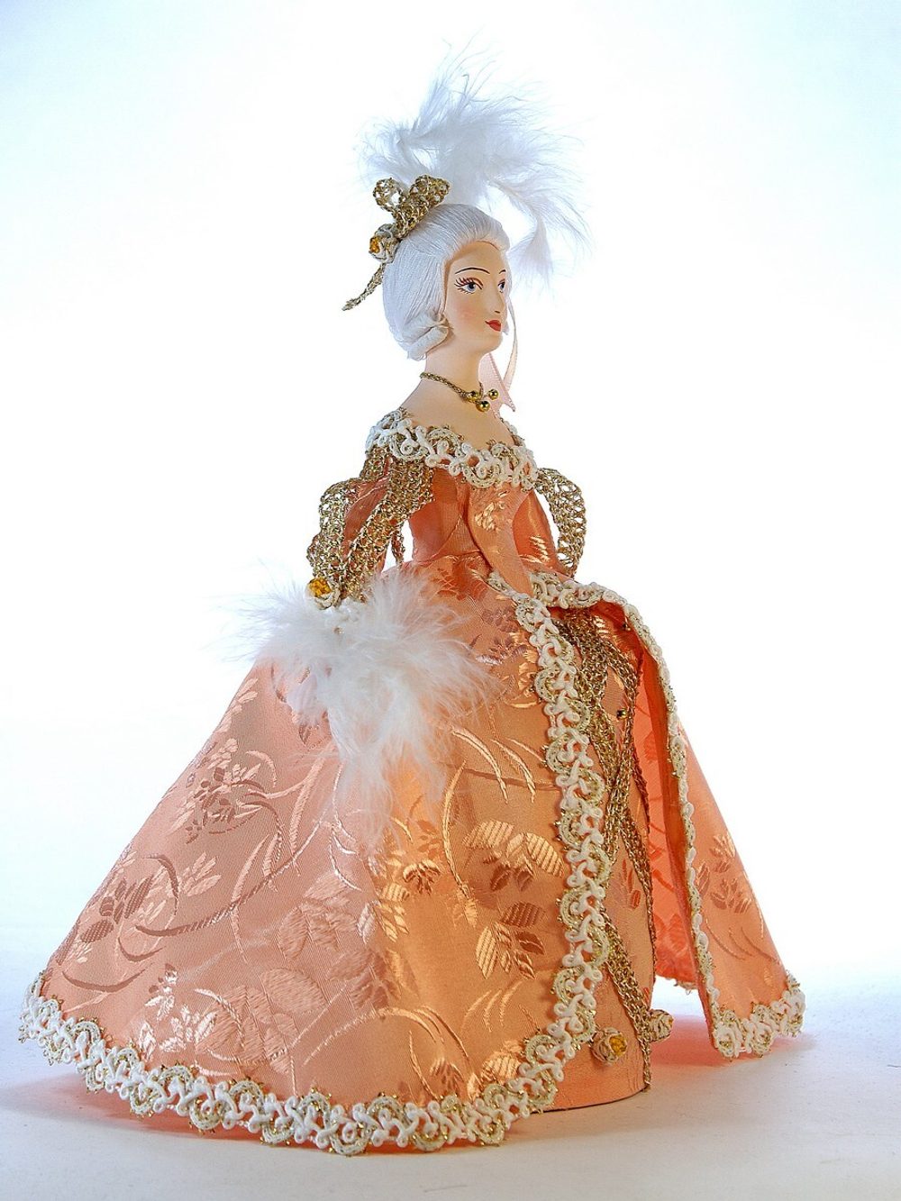 Кукла коллекционная Фрейлина