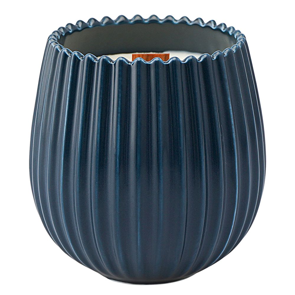 Свеча ароматическая с деревянным фитилём Spicy Snowflakes из коллекции Edge, синий, 60 ч