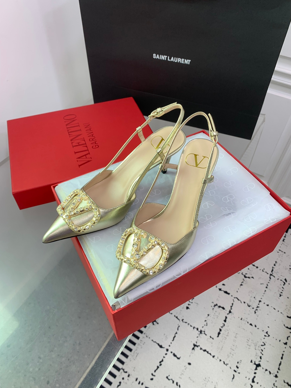 Valentino Pump (2 colors)