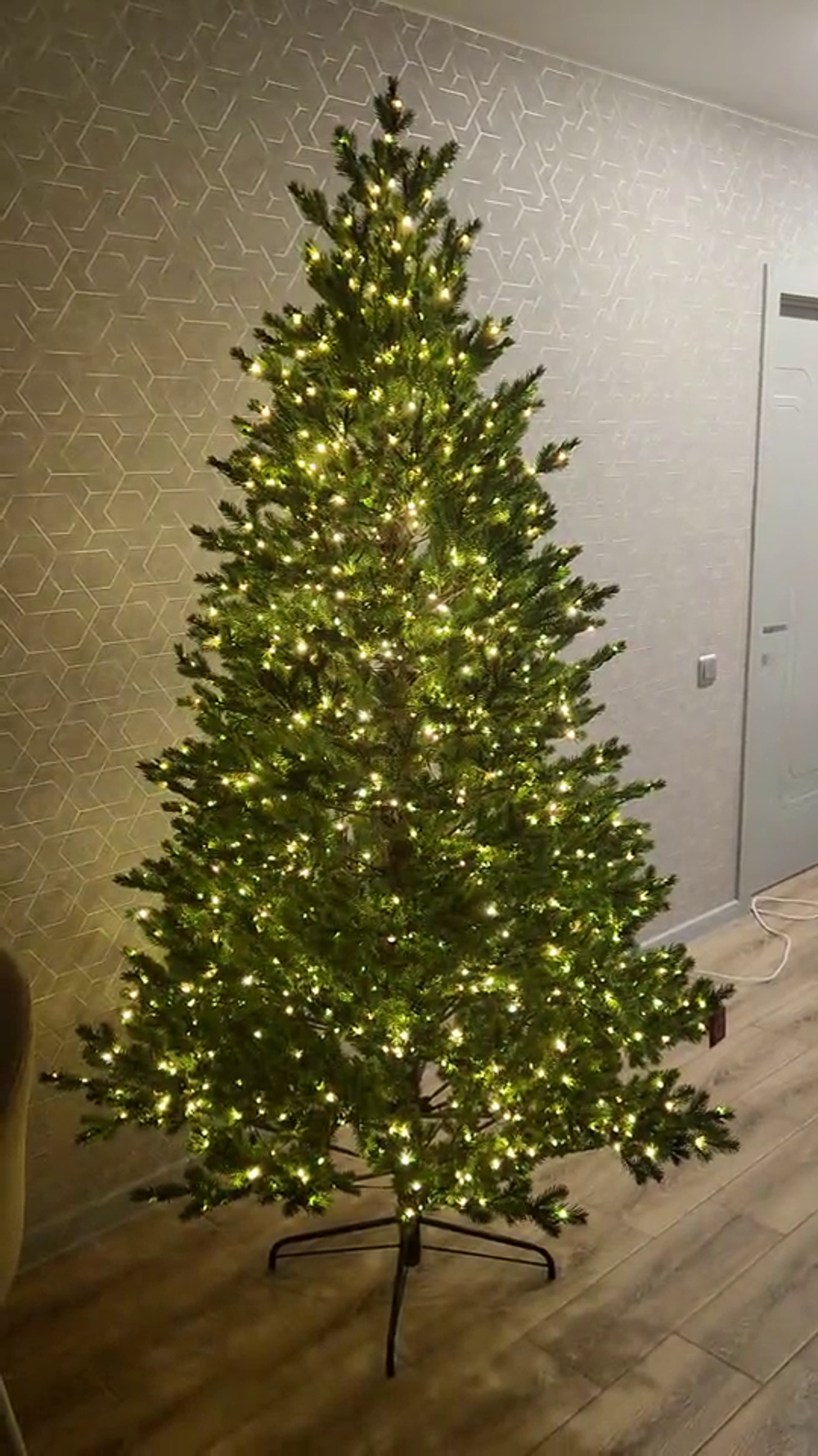 Елка с гирляндой 2в1 «Измайловская» (Литая хвоя) 210 см / 2,1 м