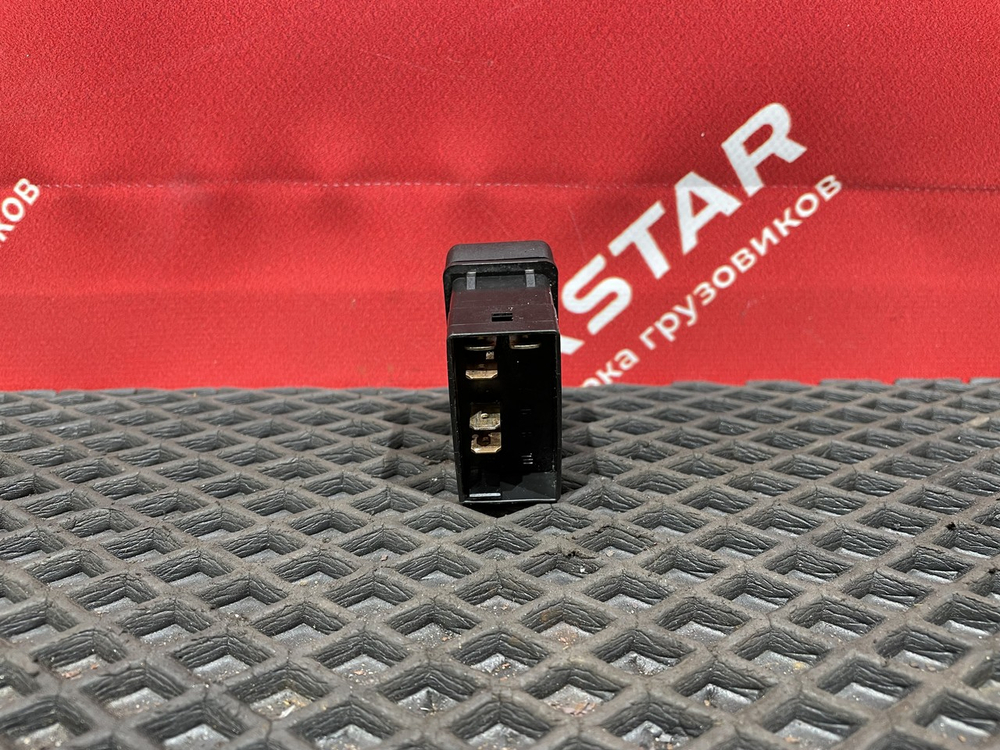 Кнопка управления подвеской