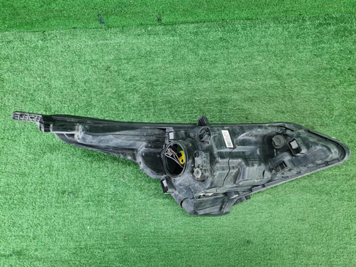 Битая Фара левая Kia Rio 4 (2020-н.в.) галоген