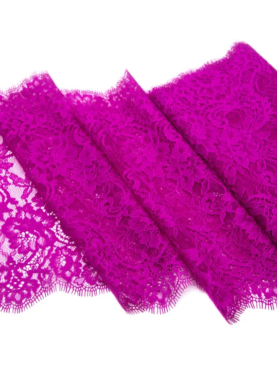 01-45 Кружево шантильи 24 см, фуксия