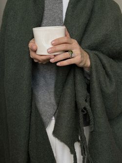 Плед мохеровый хвойно-зеленого цвета из коллекции Essential, 130х180 см