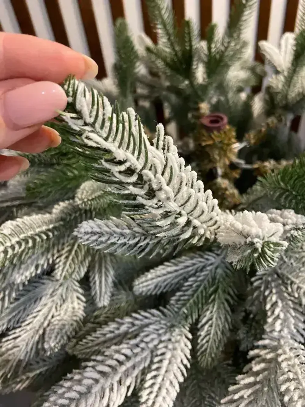 Заснеженная елка на ножке «Иветта» (Литая хвоя) 150 см / 1,5 м