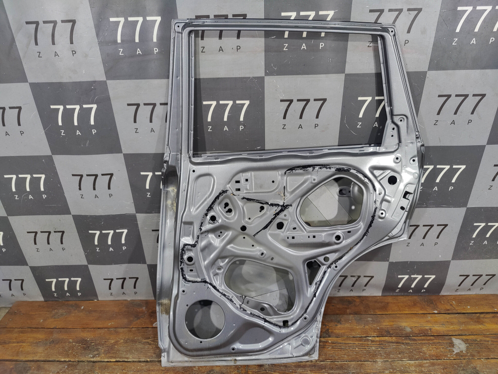 Дверь задняя правая Suzuki Vitara 2 14-нв Б/У Оригинал 6800354P01000