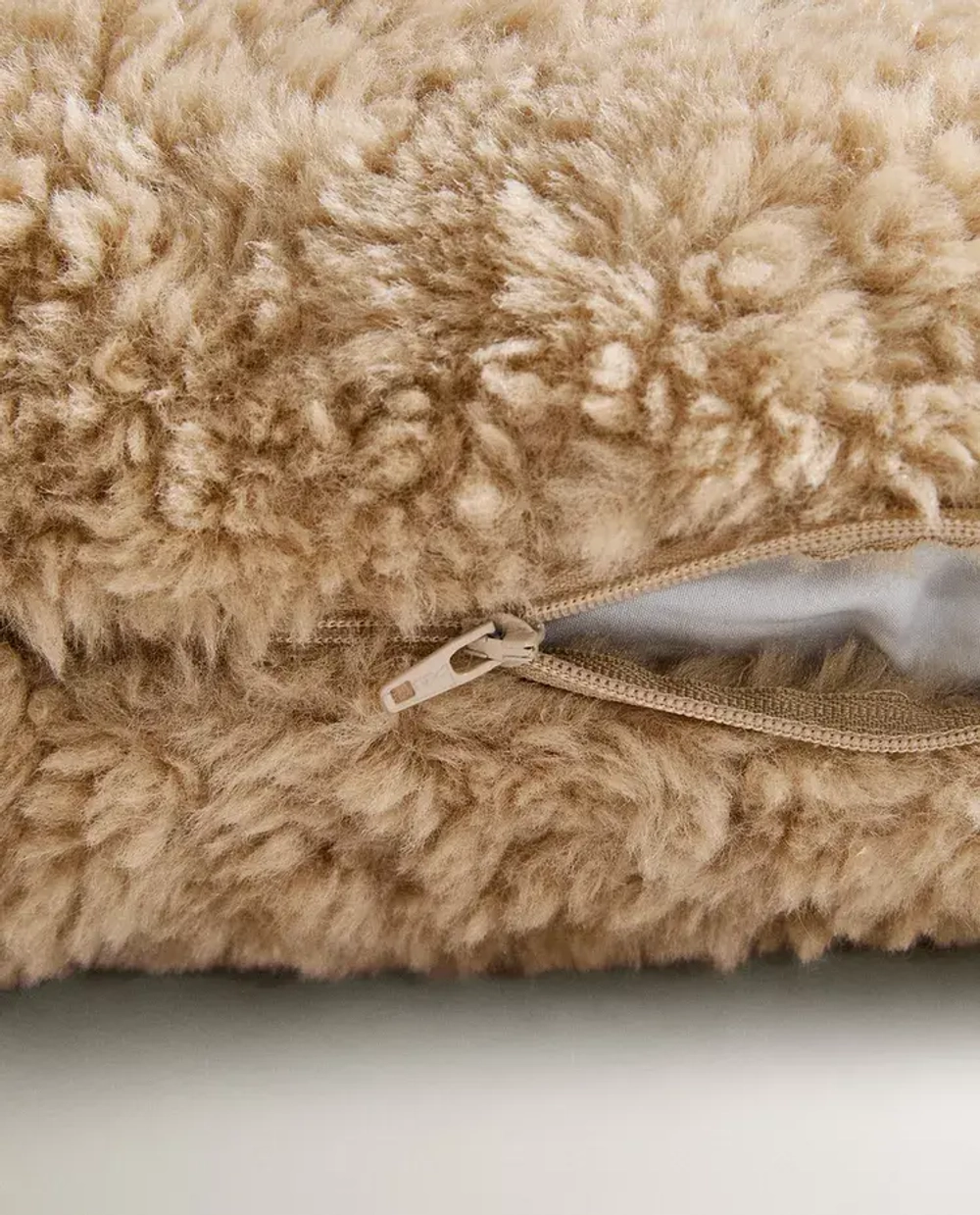 ZARA HOME КРОВАТЬ ДЛЯ ДОМАШНИХ ЖИВОТНЫХ С ИСКУССТВЕННЫМ МЕХОМ