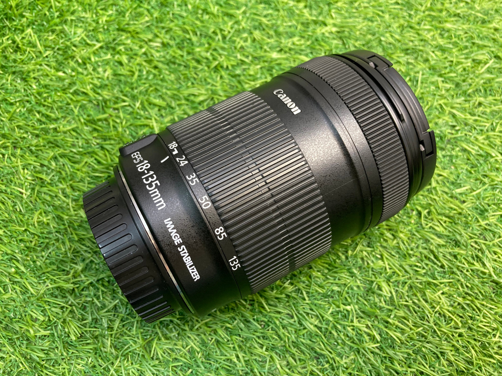 Canon EF-S 18-135mm 3.5-5.6 IS