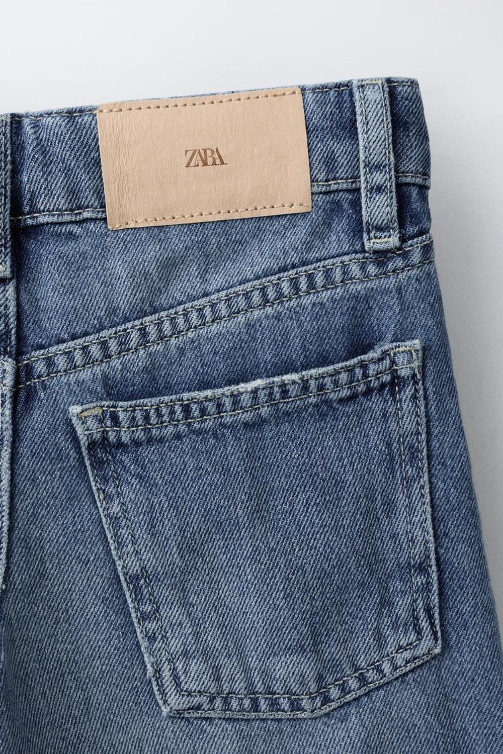 ZARA ДЛИННЫЕ ДЖИНСОВЫЕ ШОРТЫ С РАЗРЕЗАМИ, СИНИЙ