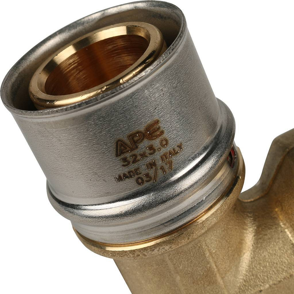 Угольник-переходник с внутренней резьбой  1"х32