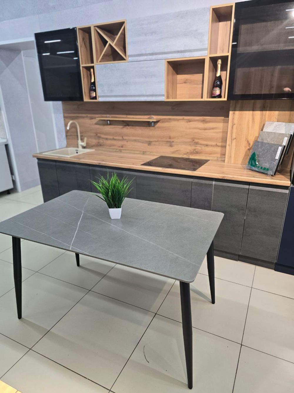 Стол обеденный из камня