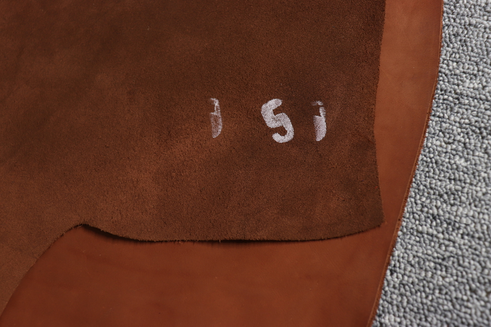 Уценка: 1,3-1,5 юфть коньяк 151 дм²