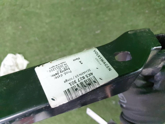 Петля крышки багажника левая Audi A6 5 C8 (2018-н.в.)