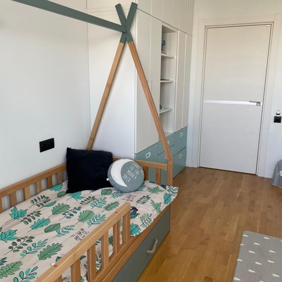 Детская кроватка Инди (Indi) из массива бука