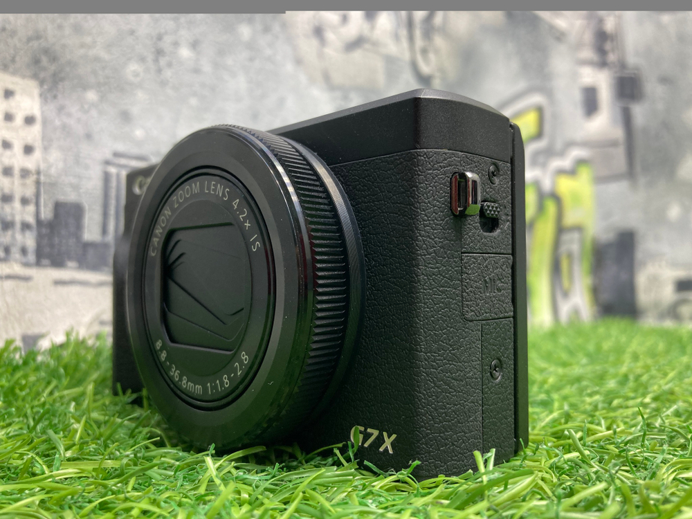 Canon G7X Mark III