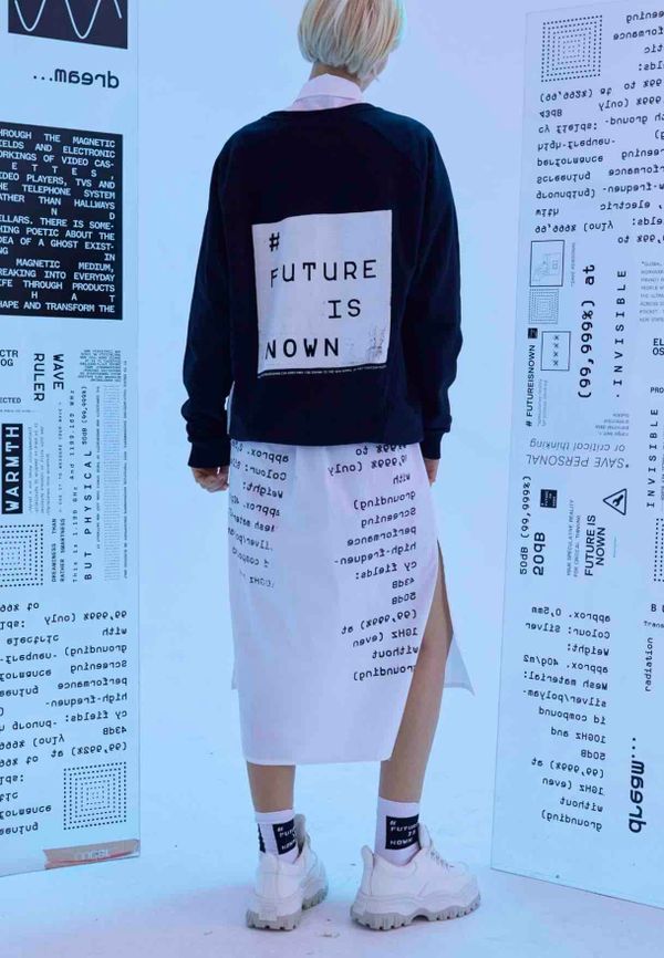 Толстовка Futureisnown Tag Back Sweatshirt Черная - фото 4