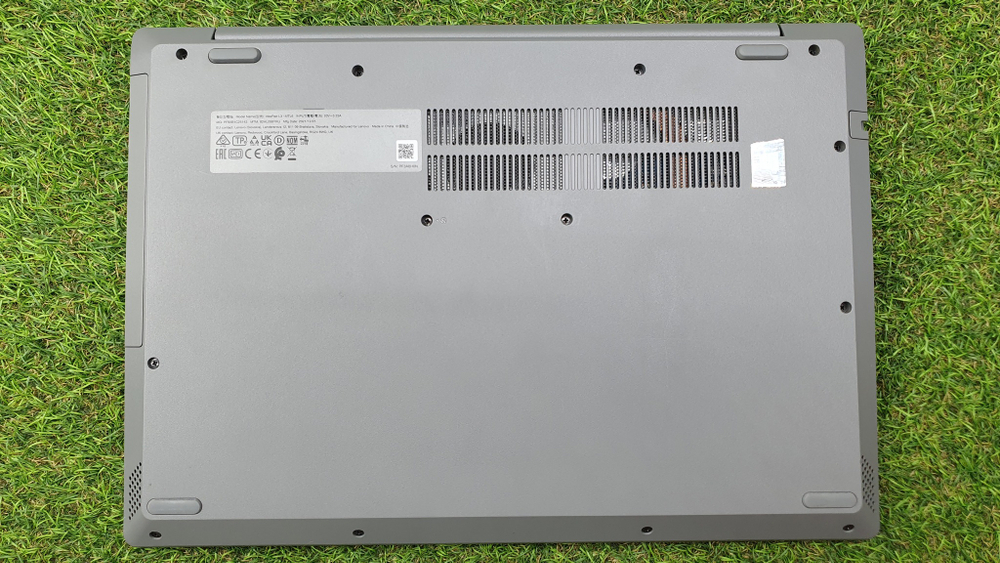 Ноутбук Lenovo Celeron/8 Gb/FHD