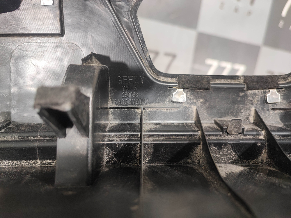 Кожух замка багажника Geely Tugella 19-нв Б/У Оригинал 6059057700