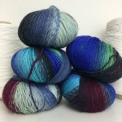 100% меринос Extrafine Superwash; 360м/100гр; Вес моточка 44-48гр; S507