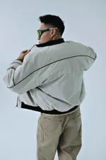 Бомбер VNVA бежевый