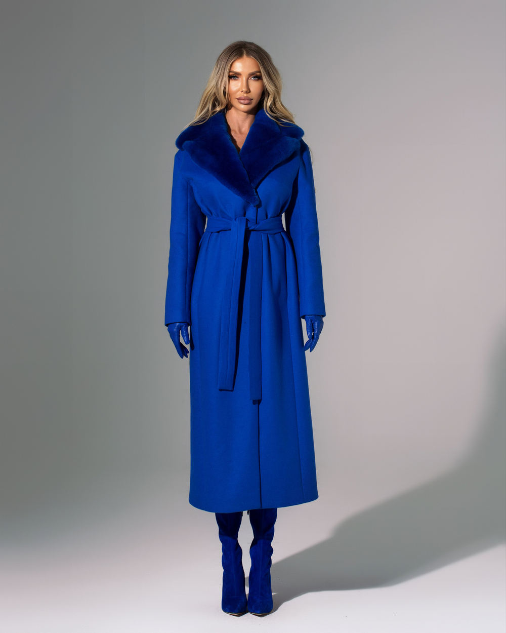 Женское шерстяное пальто с мехом бобра