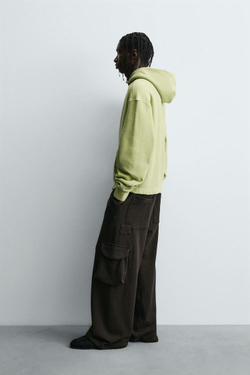 ZARA УКОРОЧЕННАЯ ТОЛСТОВКА С ЭФФЕКТОМ ПОТЕРТОСТИ, ФИСТАШКОВЫЙ