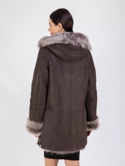 Дубленка натуральная с капюшоном зимняя