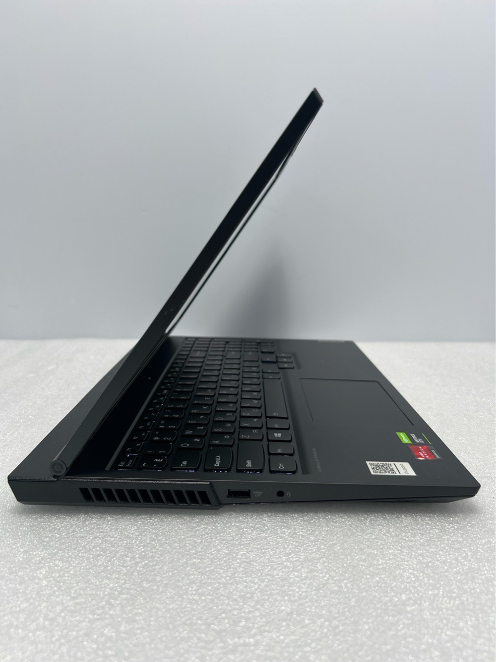 Ноутбук Lenovo Legion 5 15ARH05H (82B10064RK) 15.6"/AMD Ryzen 7 4800H/RAM 16GB/SSD 512GB/GTX1660Ti/1920x1080/IPS 144Hz/DOS/Подсветка кл-ры: LED/Цвет: черный. Состояние: C1
