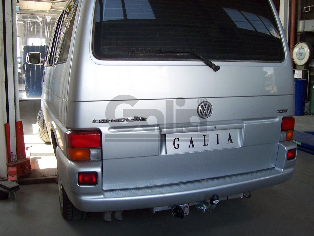 Оцинкованный фаркоп на Volkswagen T4: Transporter/Caravelle/Multivan 1990-2003, включая 4WD (без электрики), Galia V027A