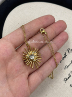 Колье золотистое "Сердце" с шипами и белыми стразами